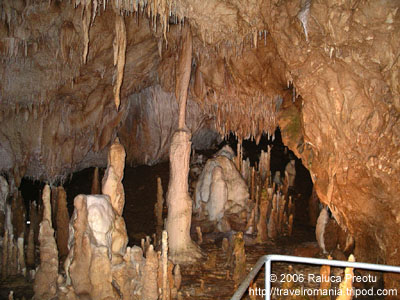 Stalactites and stalagmites, Bears Cave, upper level