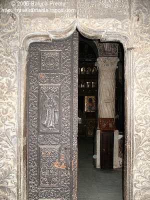 Stavropoleos Church, wooden door and stone doorframe